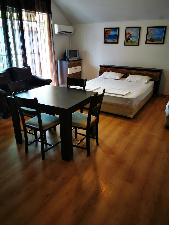 Jelezchevi Guest Rooms Приморсько Екстер'єр фото